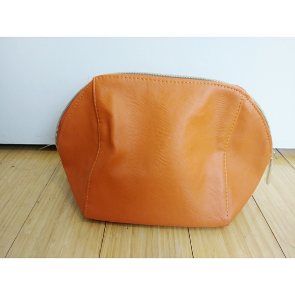 Lord & Taylor Handbags - Lord & Taylor